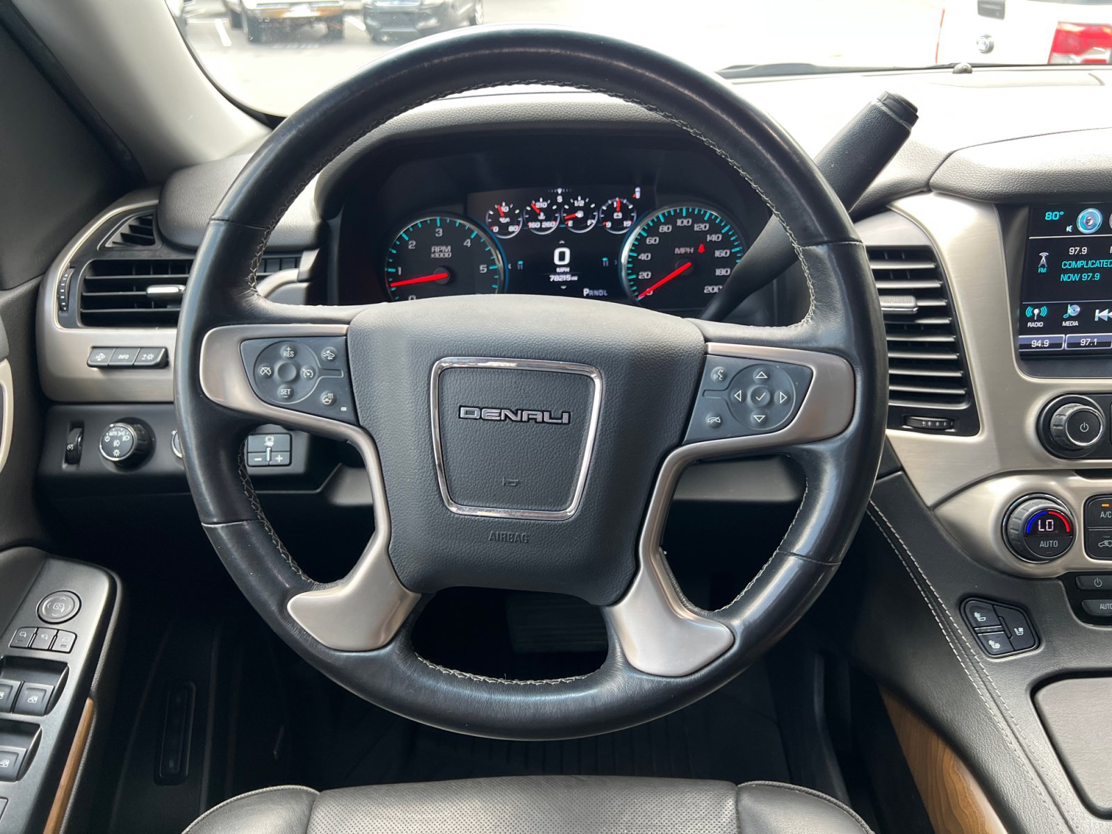 Used 2020 GMC Yukon Denali AWD/4WD image 9