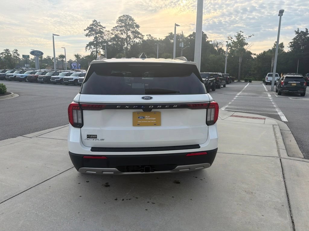 Certified 2025 Ford Explorer Active w/ Active Comfort Package RWD image 7