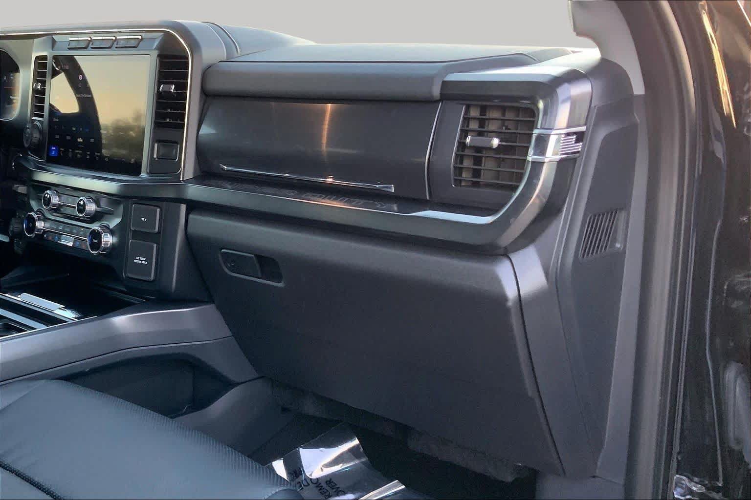 Certified 2024 Ford F250 Lariat w/ Lariat Ultimate Package AWD/4WD image 18
