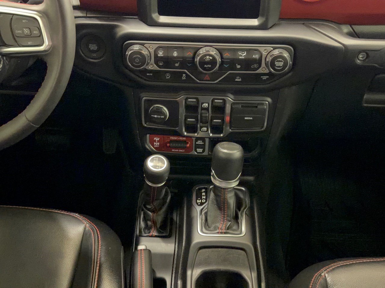 Used 2023 Jeep Gladiator Rubicon w/ LED Lighting Group AWD/4WD image 22