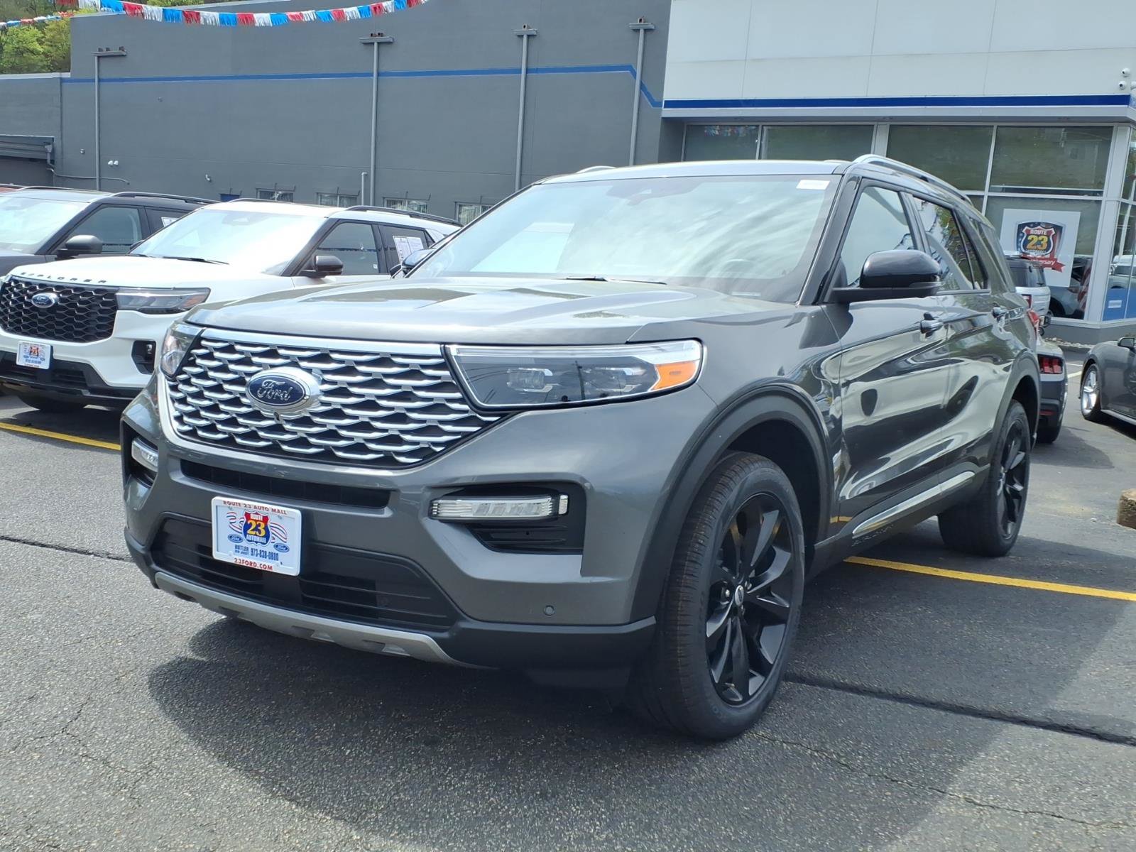 Certified 2023 Ford Explorer Platinum w/ Technology Package AWD/4WD image 4