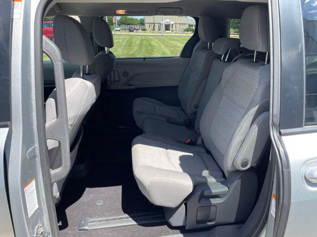 Used 2021 Toyota Sienna LE FWD image 10