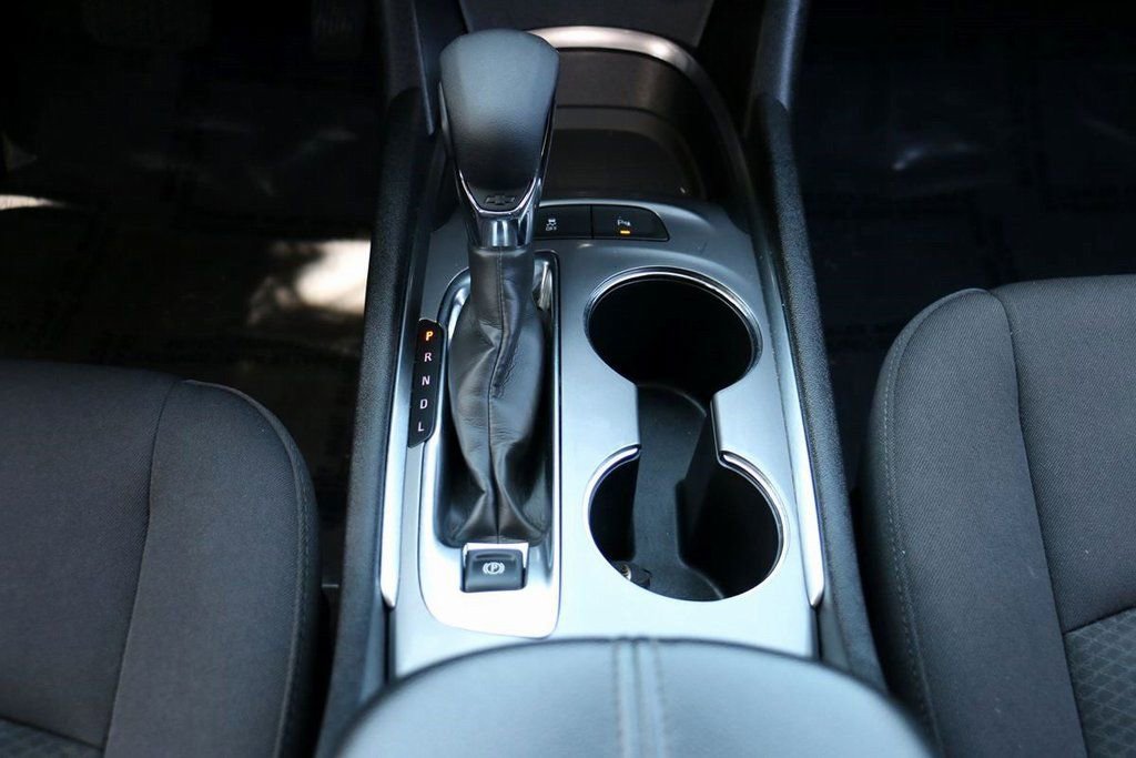 Used 2025 Chevrolet Malibu LT image 28