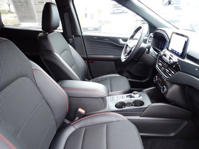 Certified 2024 Ford Escape ST-Line image 10