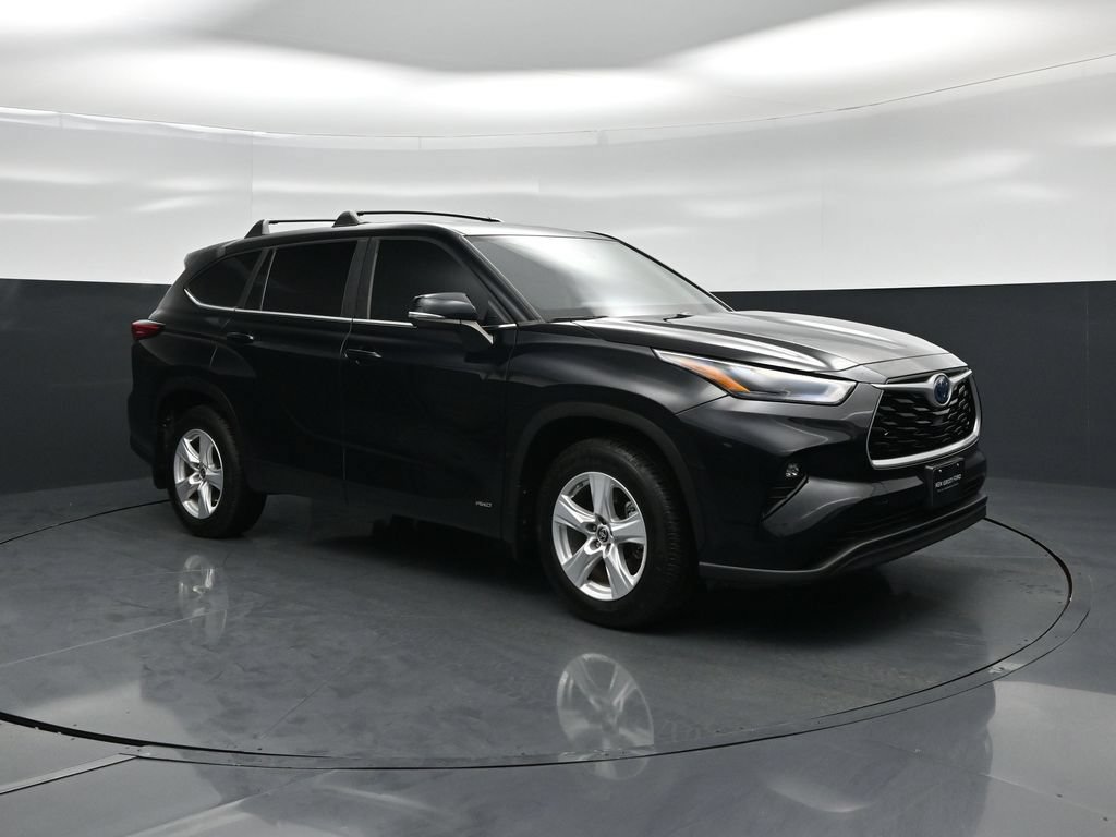 Used 2023 Toyota Highlander LE AWD/4WD image 24