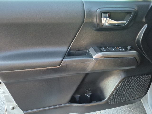 Used 2021 Toyota Tacoma TRD Off-Road w/ Technology Package AWD/4WD image 13