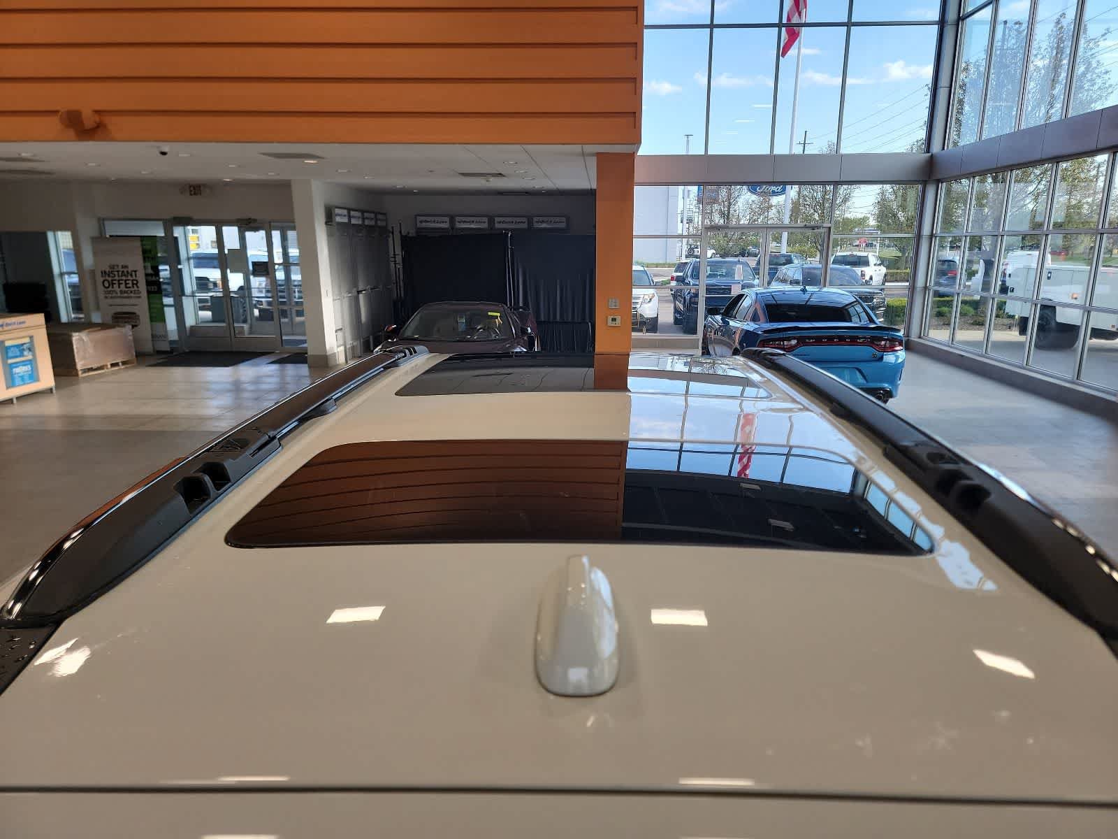 Used 2020 Chrysler Pacifica Limited FWD image 12