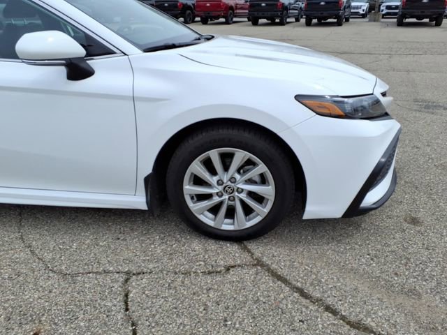 Used 2024 Toyota Camry SE FWD image 4