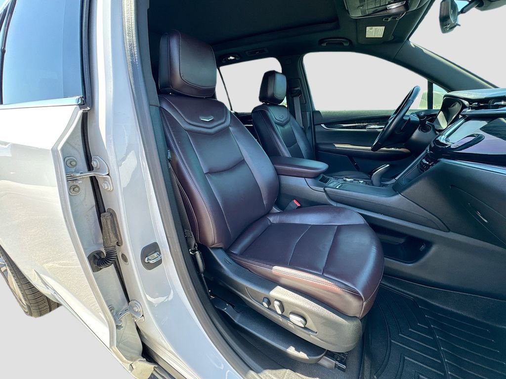 Used 2020 Cadillac XT6 Premium Luxury FWD image 36