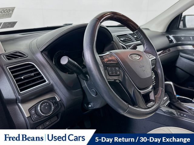 Certified 2017 Ford Explorer Platinum image 11