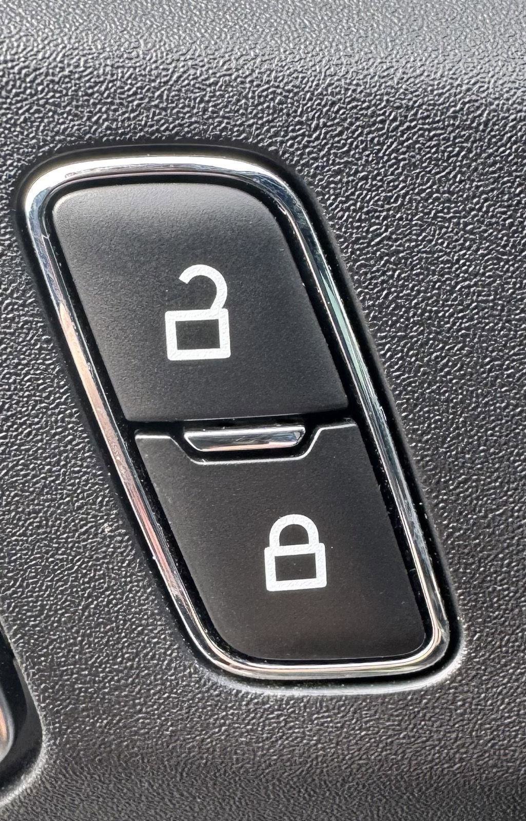 Certified 2023 Ford Bronco Wildtrak AWD/4WD image 6