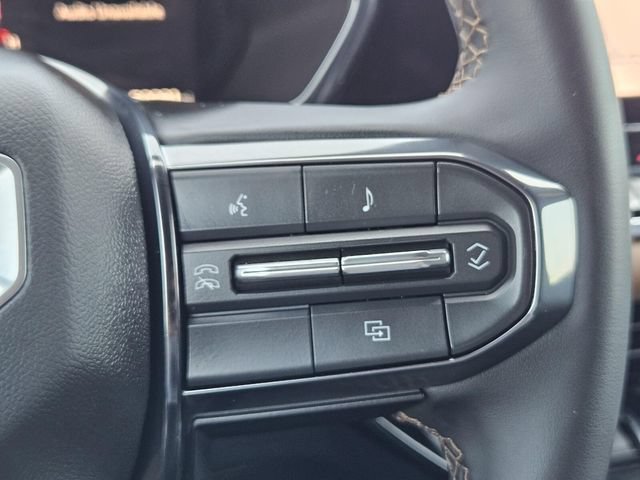 Used 2024 GMC Canyon AT4 w/ Technology Package AWD/4WD image 36