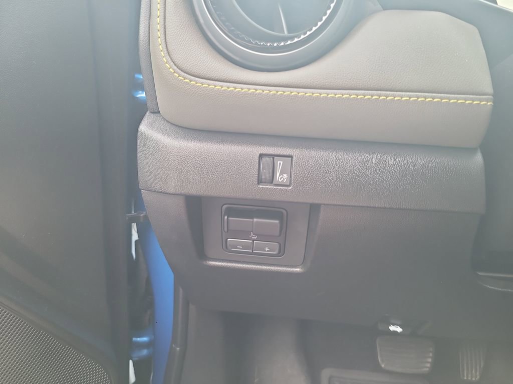 Used 2024 Chevrolet Colorado ZR2 w/ Technology Package image 16