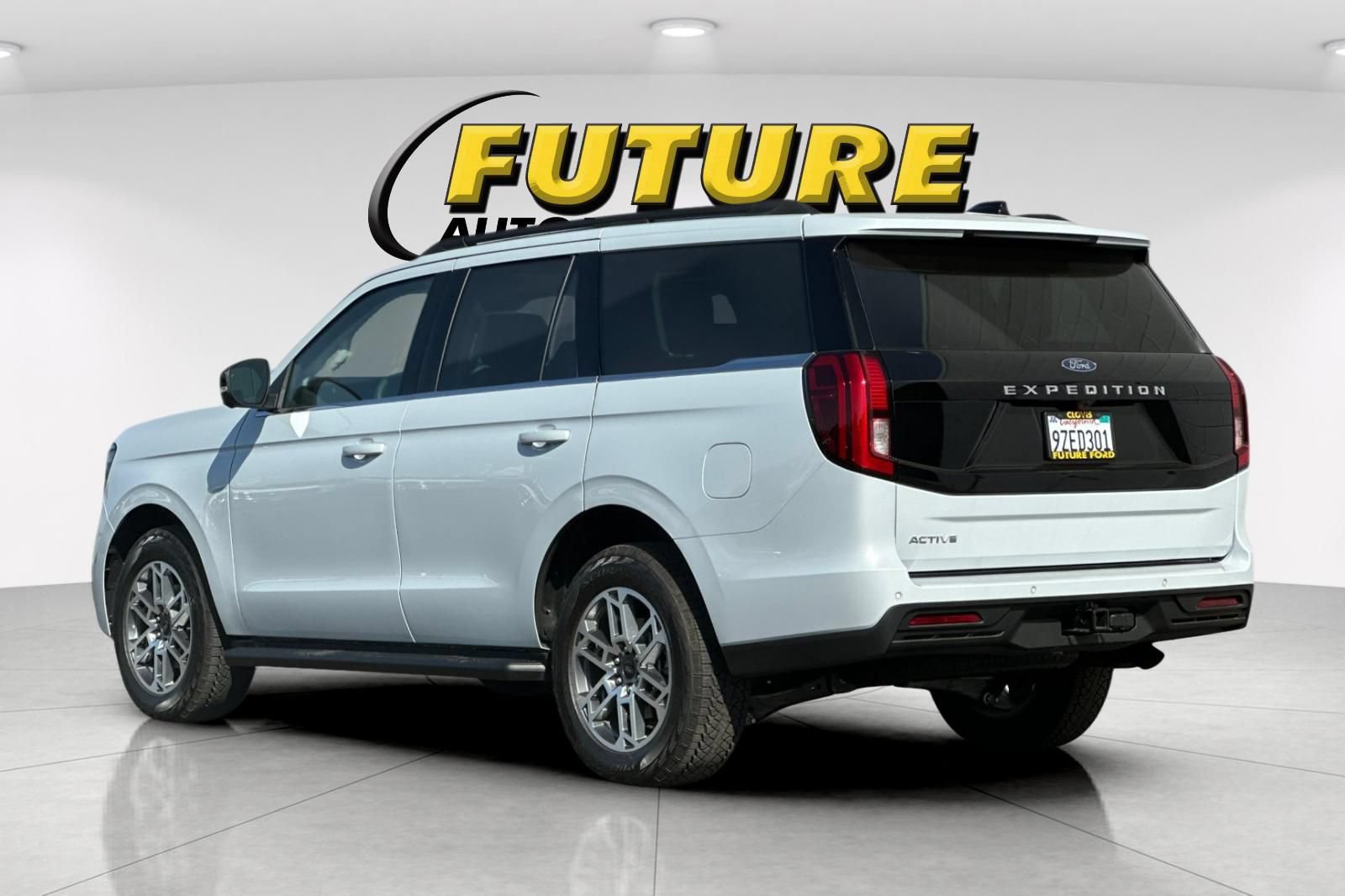 Certified 2026 Ford Expedition Active AWD/4WD image 5