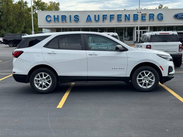 Used 2023 Chevrolet Equinox LS w/ LS Convenience Package AWD/4WD image 1