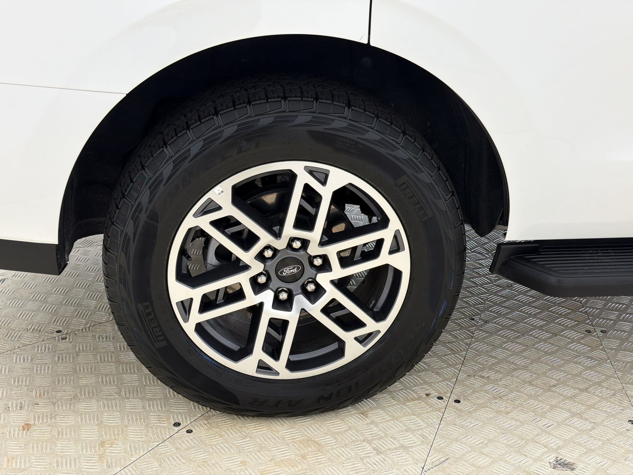 Certified 2025 Ford Expedition Active AWD/4WD image 13