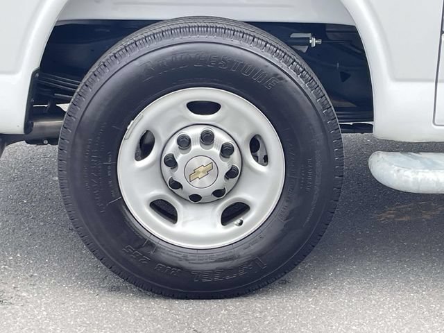 Used 2025 Chevrolet Express 2500 w/ Driver Convenience Package RWD image 7
