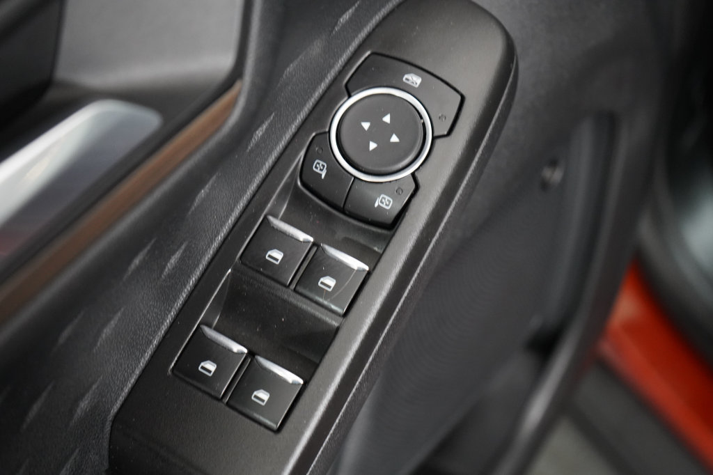 Certified 2020 Ford Escape Titanium AWD/4WD image 20