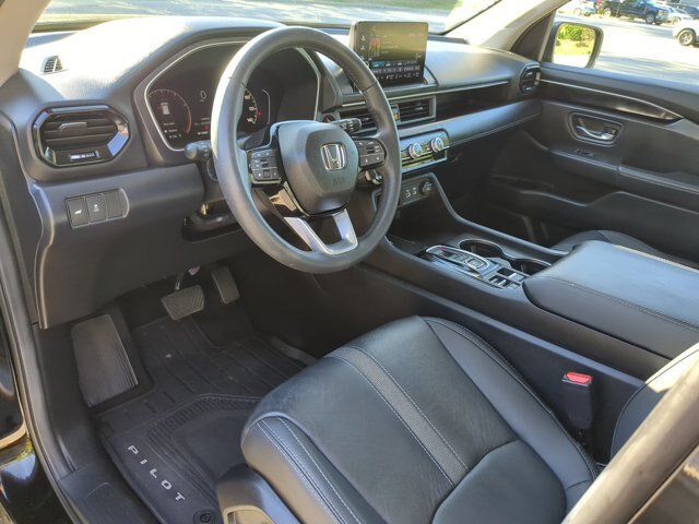 Used 2025 Honda Pilot EX-L image 16