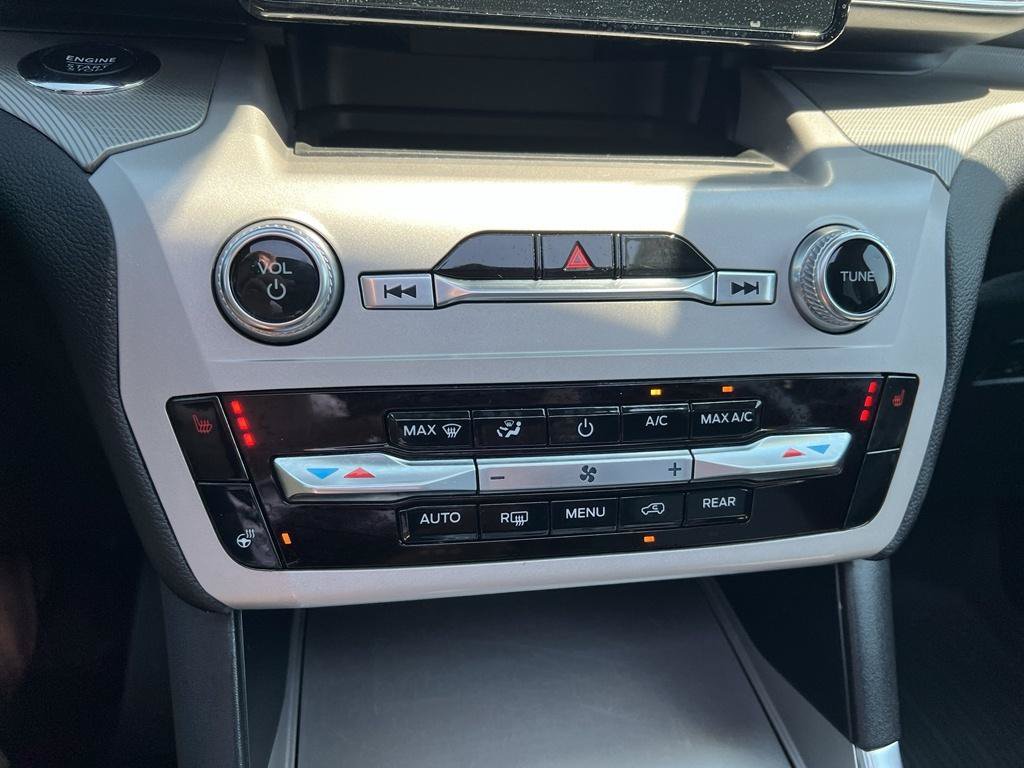 Certified 2024 Ford Explorer XLT w/ Equipment Group 202A AWD/4WD image 15