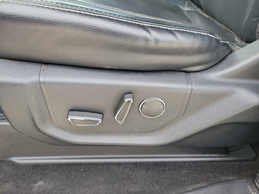 Certified 2019 Ford F250 Lariat w/ Chrome Package image 21