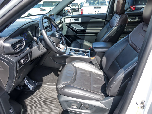 Certified 2023 Ford Explorer Platinum w/ Technology Package AWD/4WD image 9