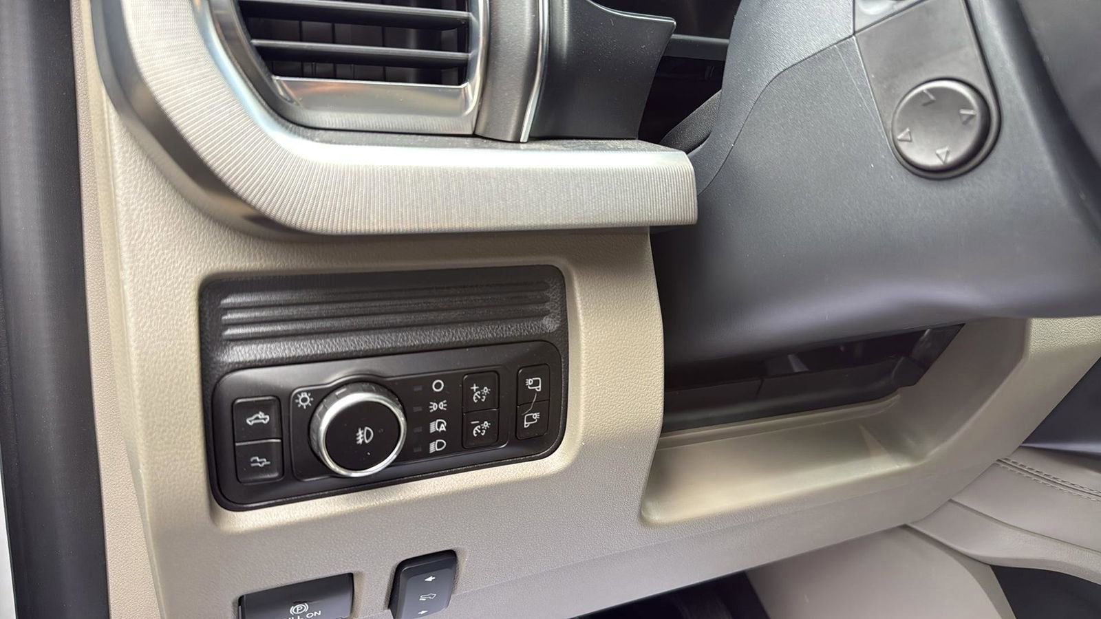 Certified 2026 Ford F350 Platinum w/ Platinum Plus Package image 18