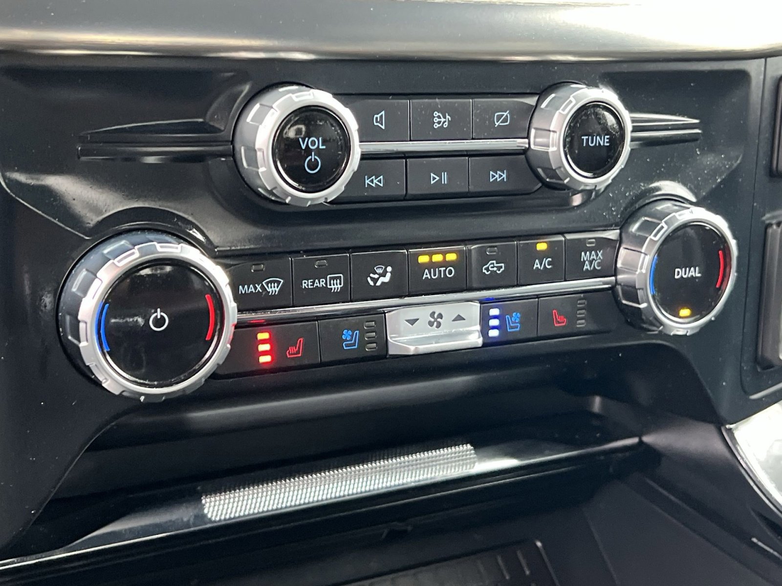 Certified 2023 Ford F150 Lariat w/ Equipment Group 502A High image 21