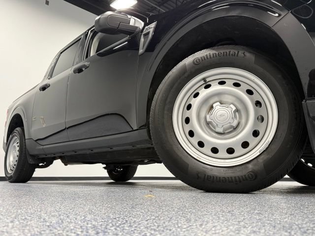 Certified 2025 Ford Maverick XL FWD image 3