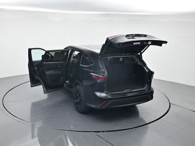 Used 2024 Toyota Highlander XLE FWD image 46