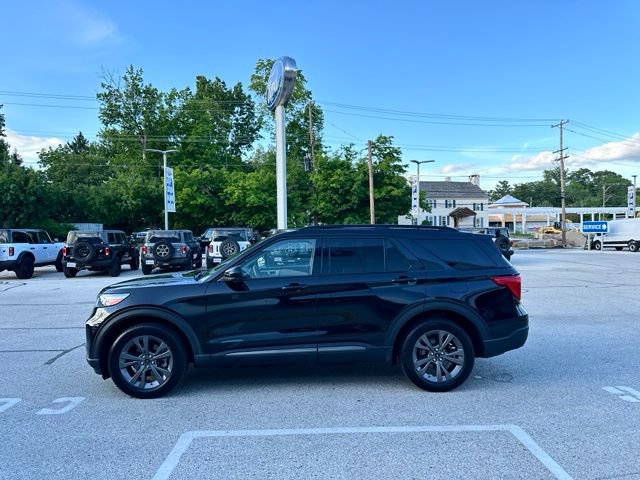 Certified 2023 Ford Explorer XLT w/ Equipment Group 202A AWD/4WD image 10
