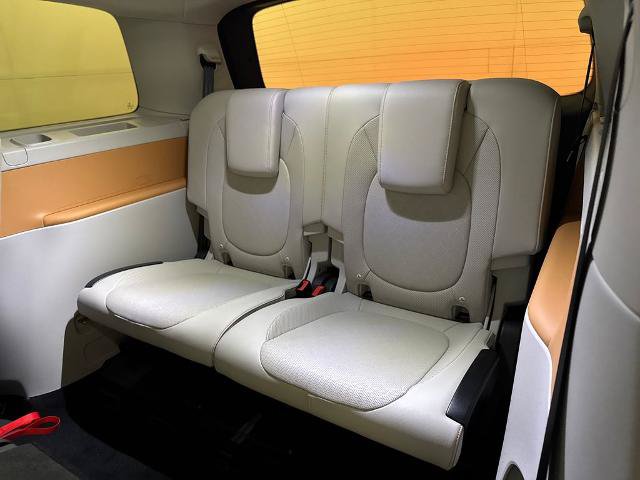Used 2025 Volkswagen ID. Buzz 1st Edition RWD image 24