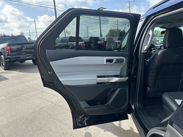 Certified 2023 Ford Explorer XLT w/ Equipment Group 202A AWD/4WD image 21