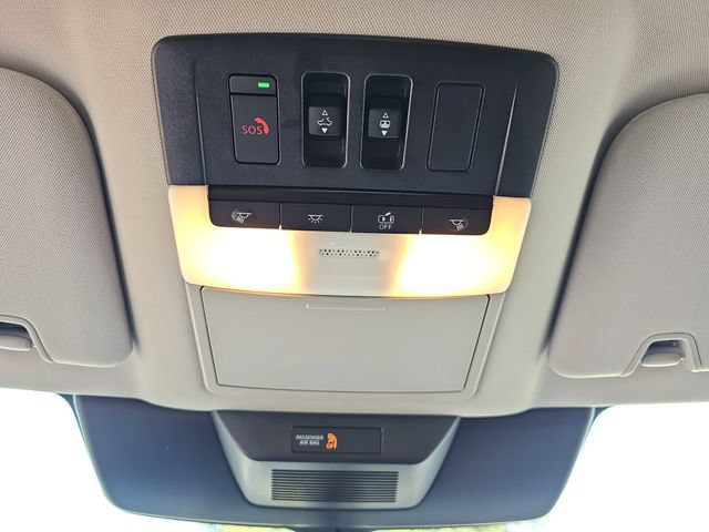Used 2025 Nissan Pathfinder Platinum FWD image 34