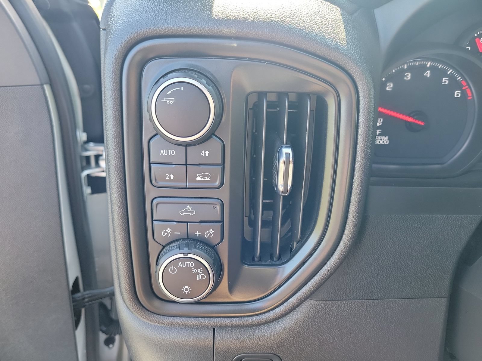 Used 2022 Chevrolet Silverado 1500 Custom AWD/4WD image 23