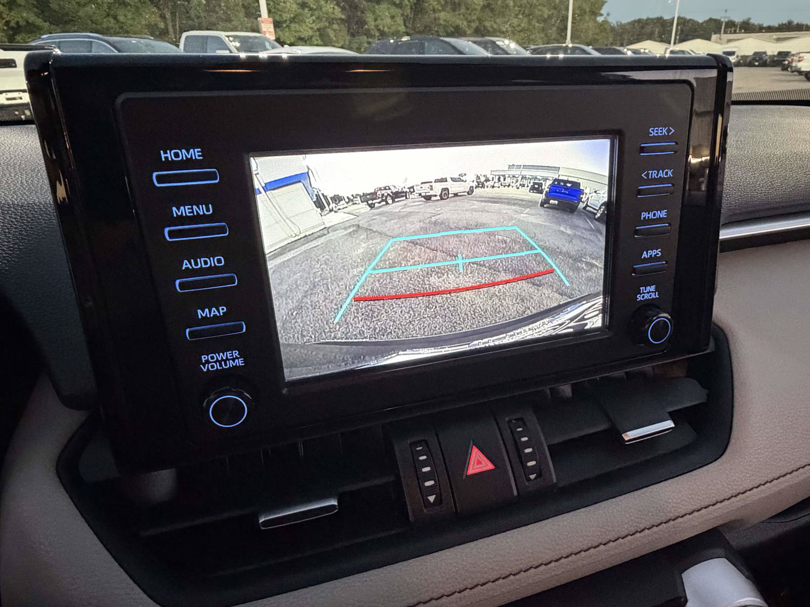 Used 2019 Toyota RAV4 XLE Premium w/ Cold Weather Package AWD/4WD image 9