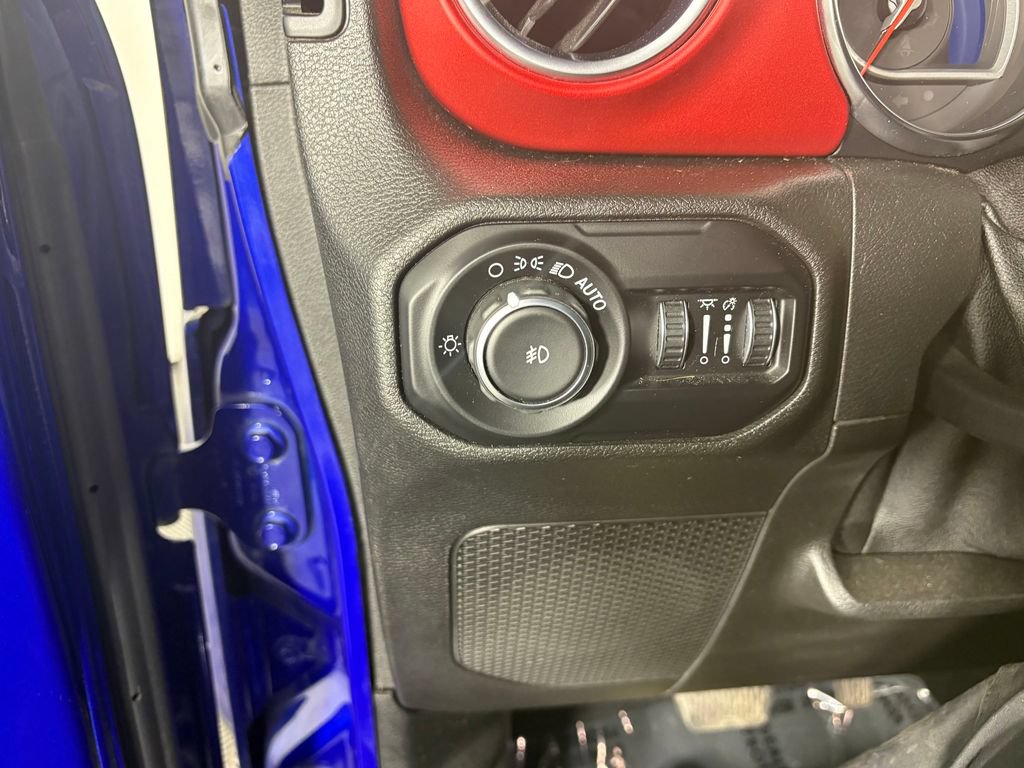 Used 2019 Jeep Wrangler Unlimited Rubicon AWD/4WD image 13