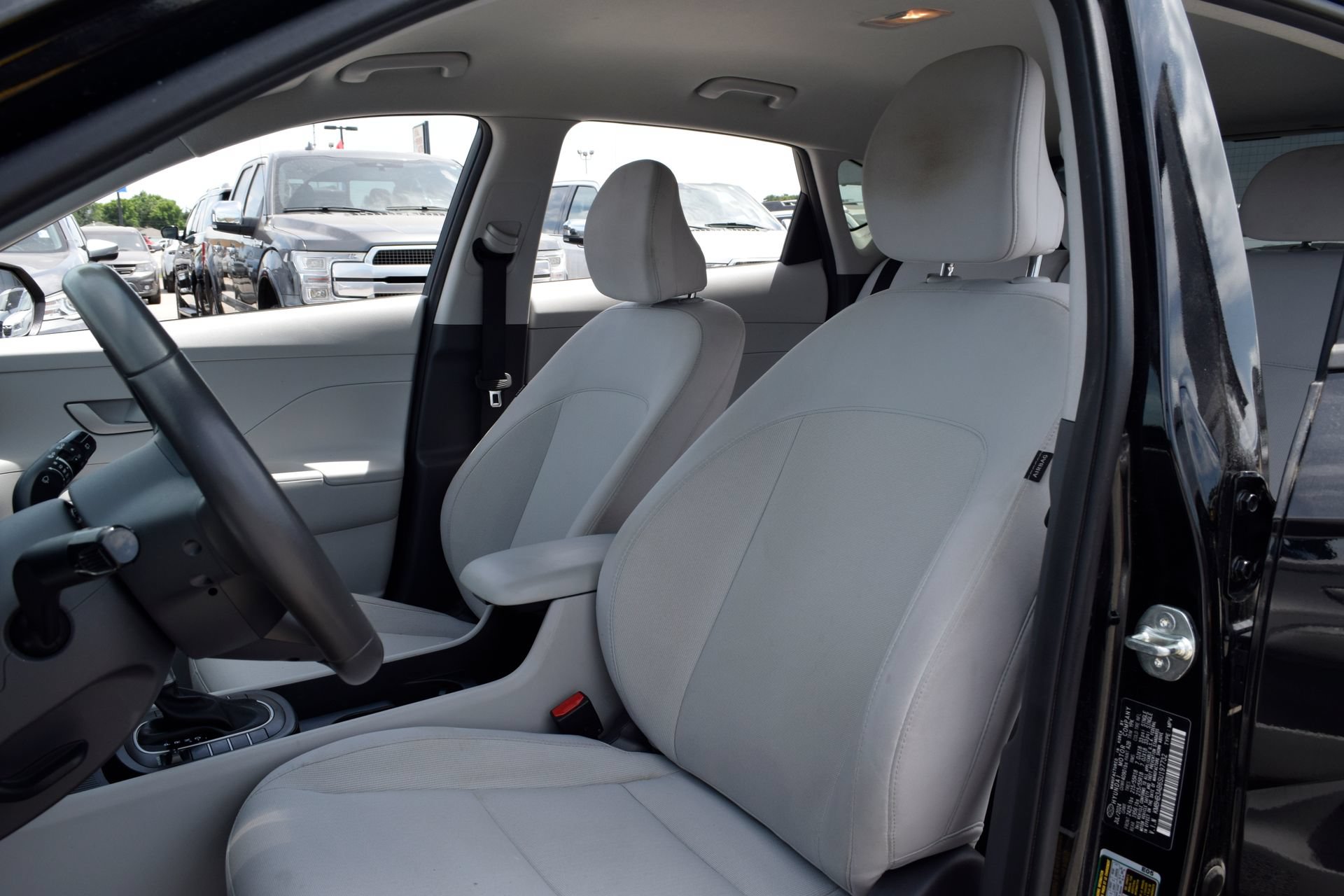 Used 2025 Hyundai Kona SEL FWD image 16