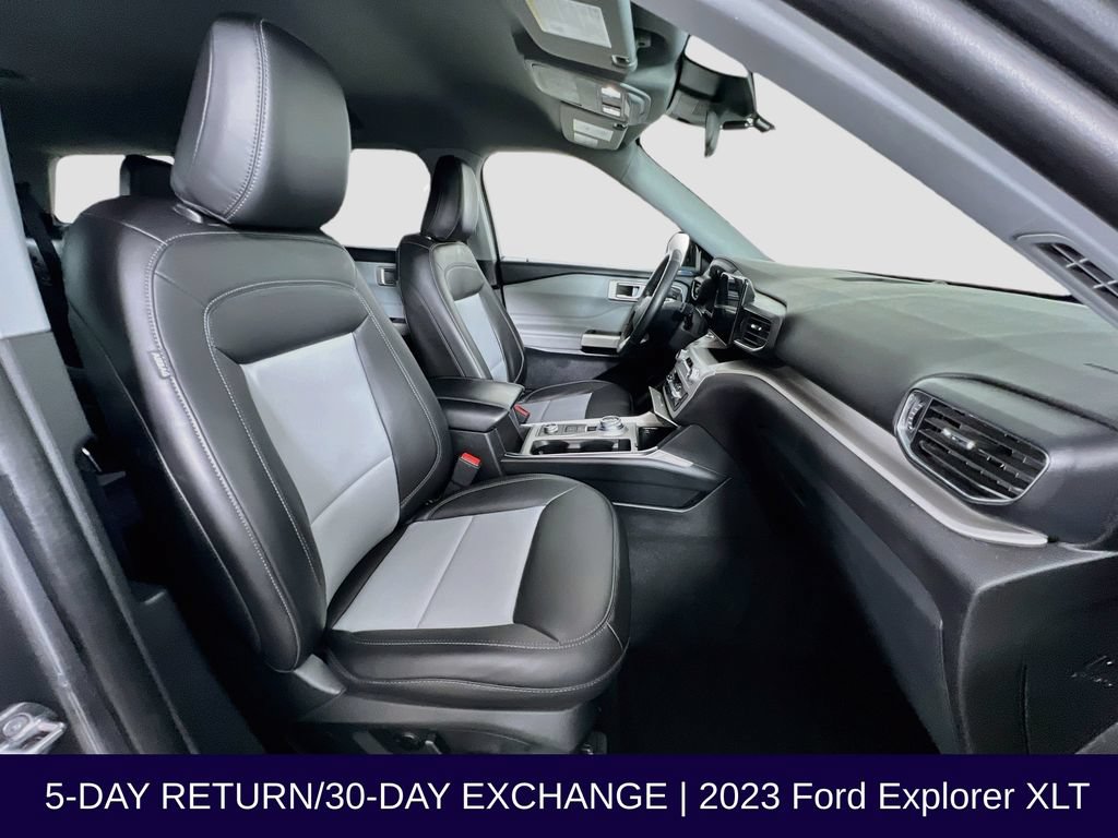 Certified 2023 Ford Explorer XLT w/ Equipment Group 202A AWD/4WD image 33