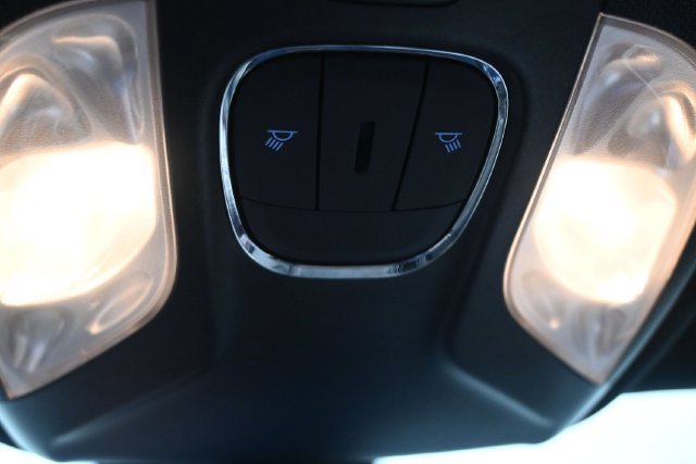Used 2025 Jeep Compass Trailhawk AWD/4WD image 18