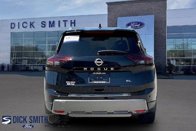 Used 2024 Nissan Rogue SL w/ SL Premium Package FWD image 3