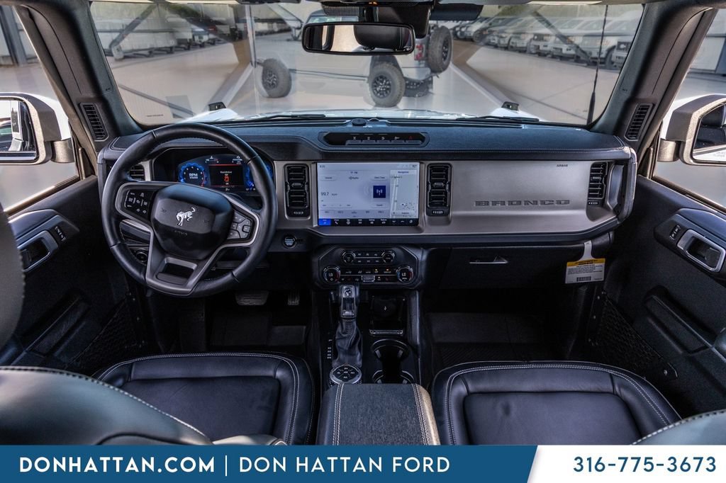 Certified 2025 Ford Bronco Outer Banks w/ Sasquatch Package AWD/4WD image 5