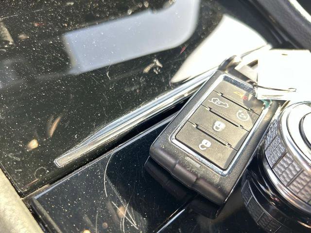 Used 2023 Jeep Grand Cherokee Altitude AWD/4WD image 35