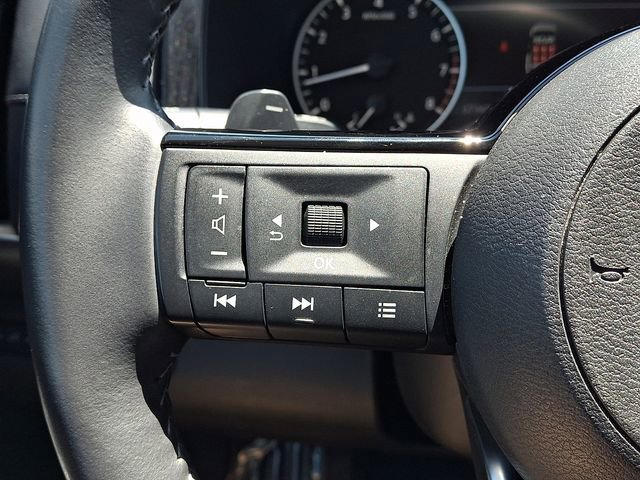 Used 2025 Nissan Pathfinder SL AWD/4WD image 19