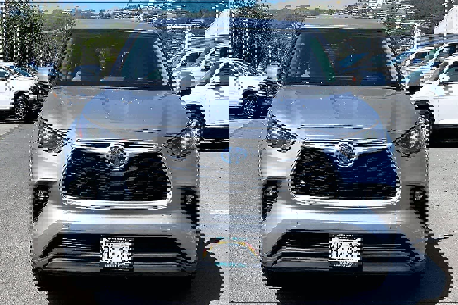 Used 2023 Toyota Highlander LE FWD image 7