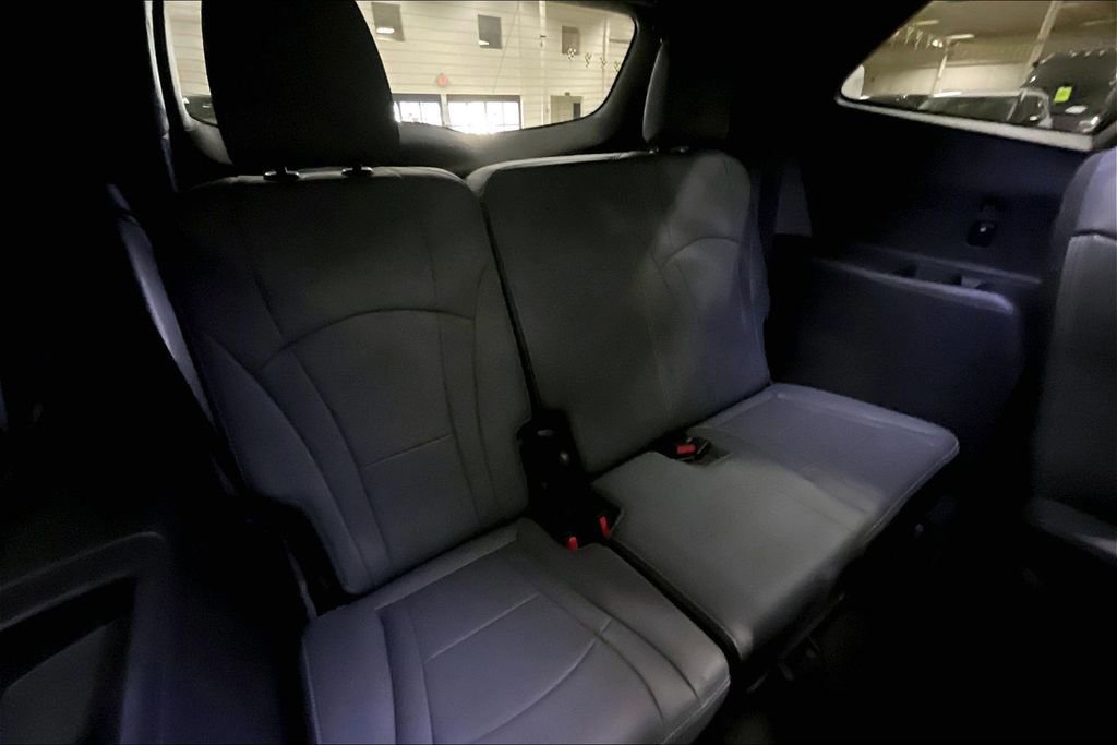 Used 2024 Buick Enclave Premium image 26