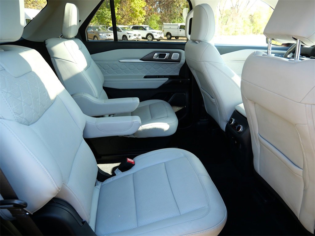 Certified 2025 Ford Explorer Platinum w/ Ultimate Package image 9