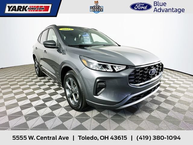 Certified 2024 Ford Escape ST-Line w/ Tech Pack #1 AWD/4WD image 1