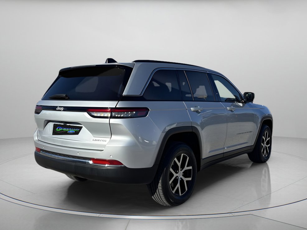 Used 2024 Jeep Grand Cherokee Limited image 8