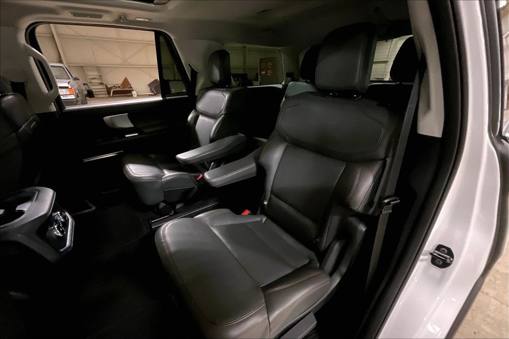Certified 2025 Ford Expedition Active AWD/4WD image 25